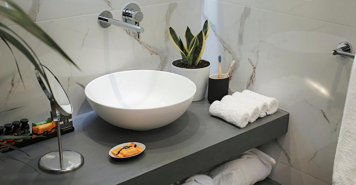 The Gem Society Hotel