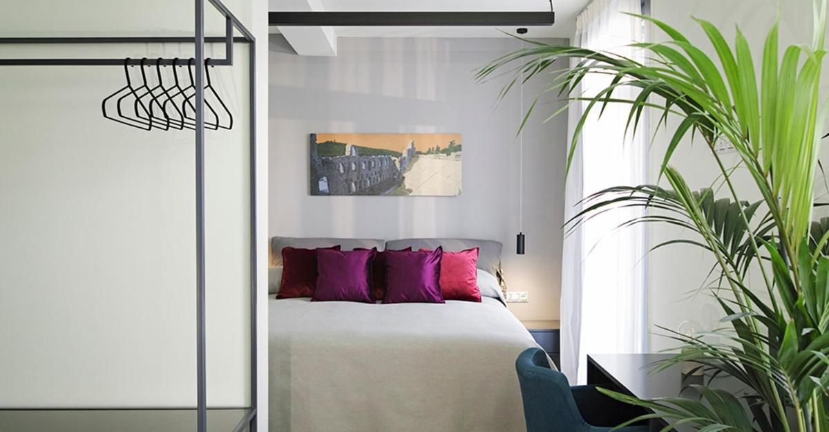 The Gem Society Hotel