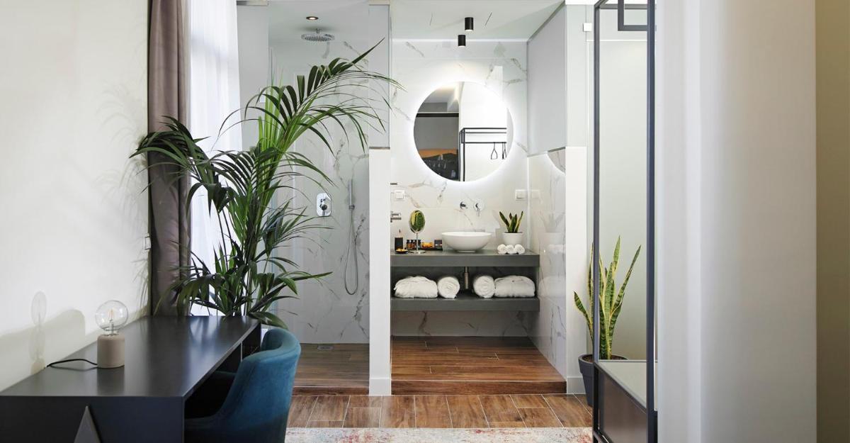 The Gem Society Hotel