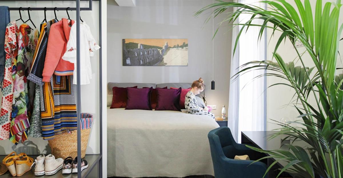 The Gem Society Hotel