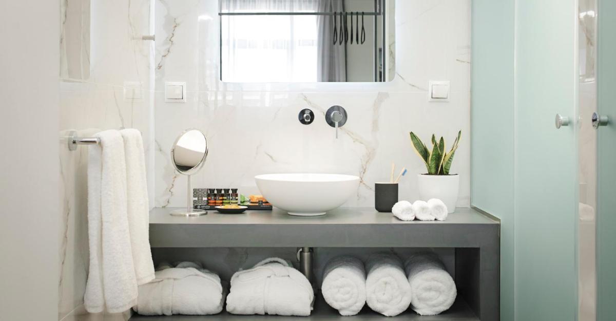 The Gem Society Hotel