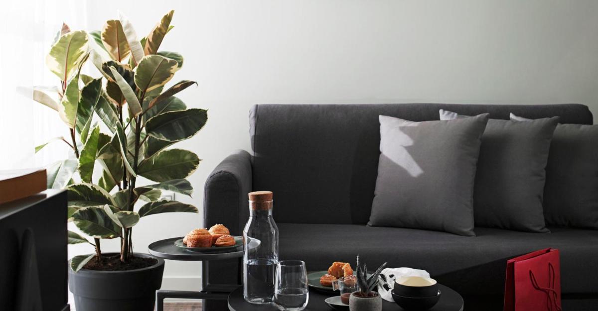 The Gem Society Hotel