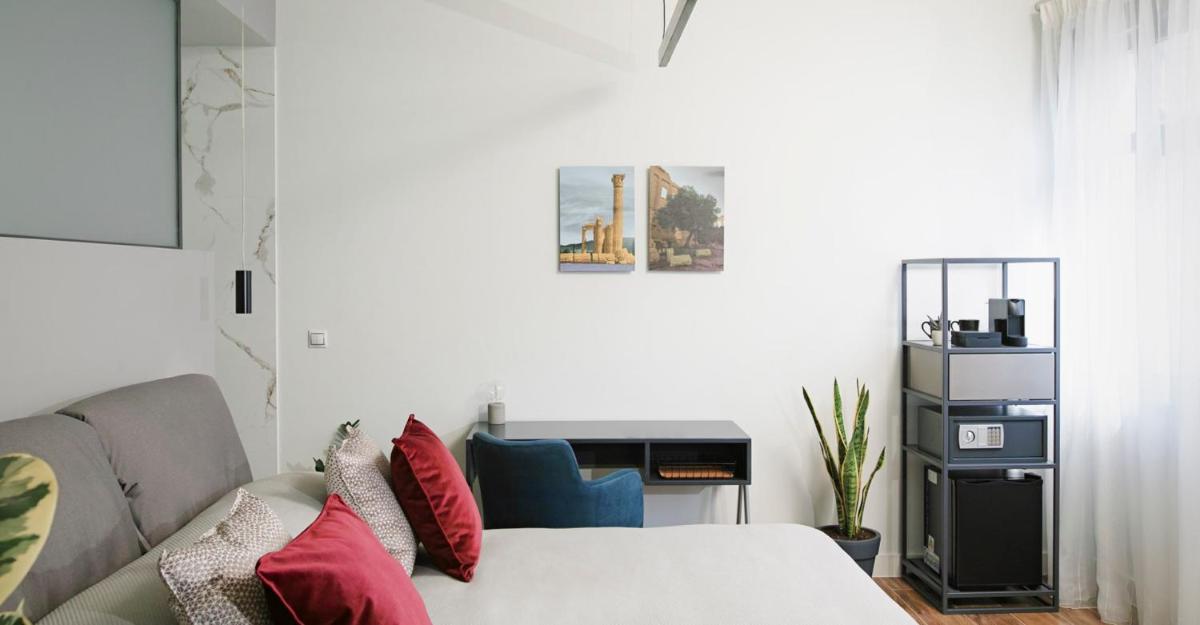 The Gem Society Hotel