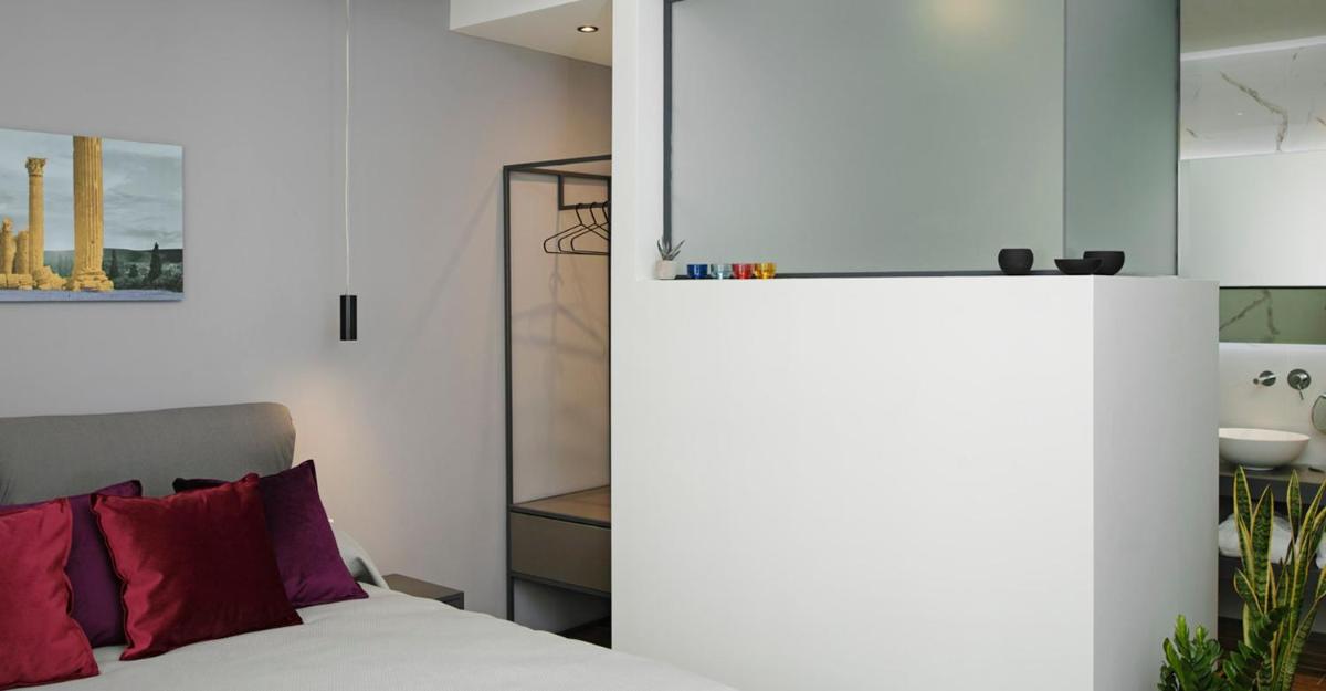 The Gem Society Hotel