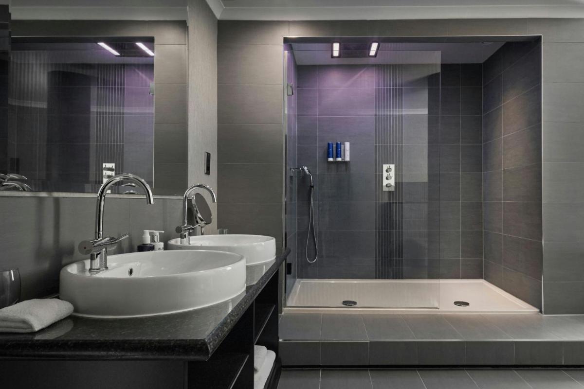 The Glasshouse, Autograph Collection