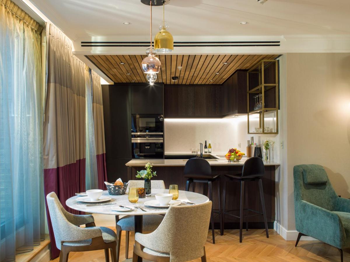 The Guardsman Hotel
