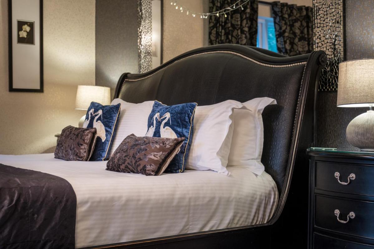 The Howbeck & The Retreat Central location, incl off-site Health Club and parking EV point available, GREAT DEALS ON