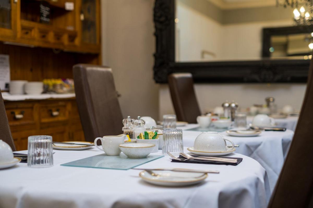 The Howbeck & The Retreat Central location, incl off-site Health Club and parking EV point available, GREAT DEALS ON