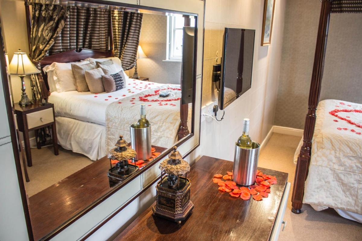 The Howbeck & The Retreat Central location, incl off-site Health Club and parking EV point available, GREAT DEALS ON