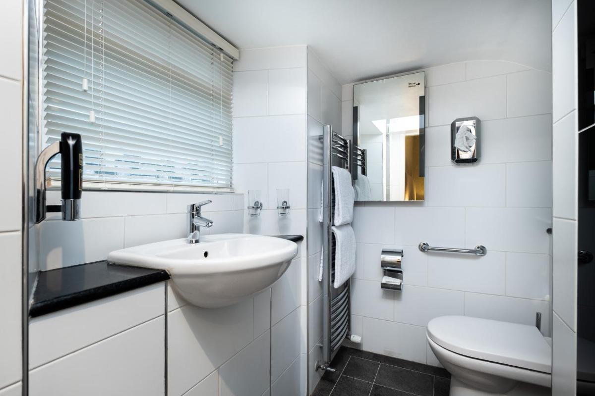 The Howbeck & The Retreat Central location, incl off-site Health Club and parking EV point available, GREAT DEALS ON