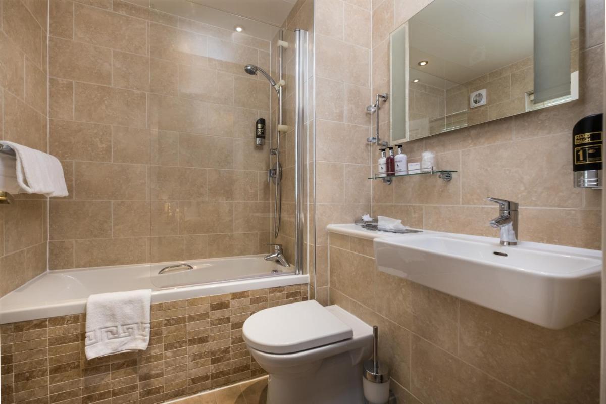 The Howbeck & The Retreat Central location, incl off-site Health Club and parking EV point available, GREAT DEALS ON