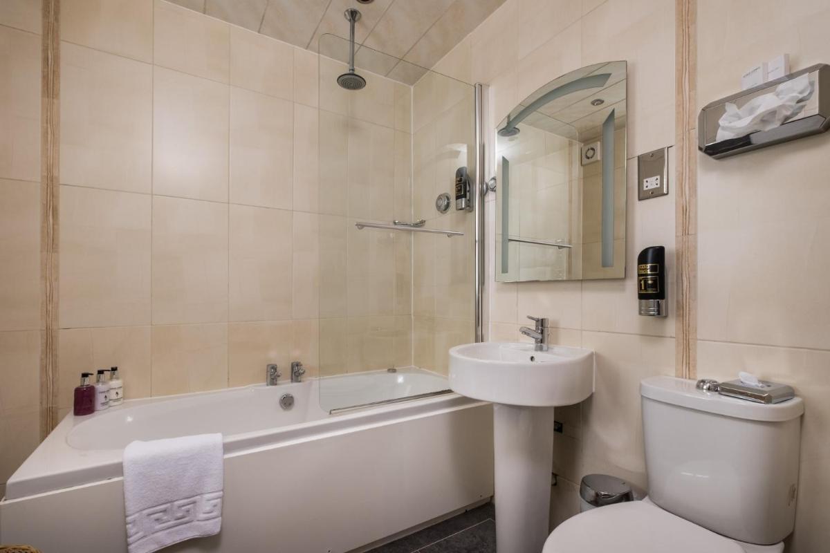 The Howbeck & The Retreat Central location, incl off-site Health Club and parking EV point available, GREAT DEALS ON