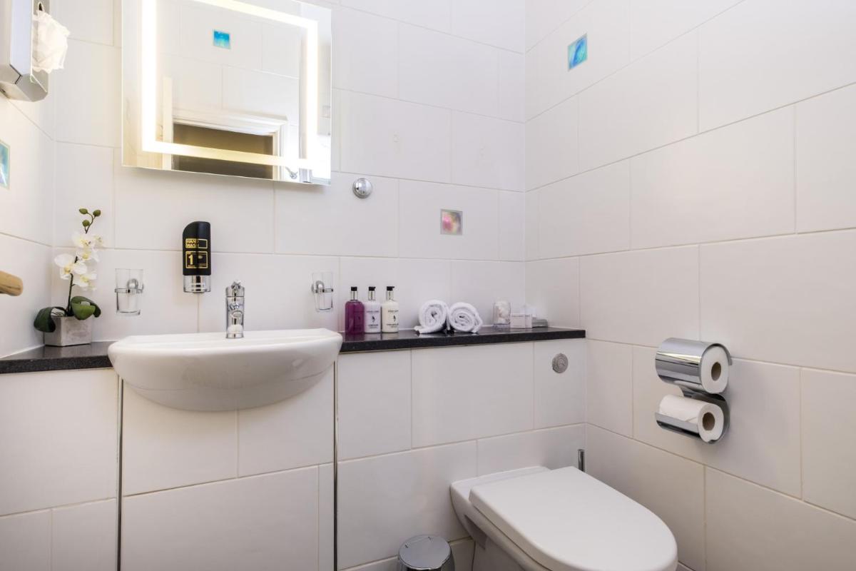 The Howbeck & The Retreat 5min to Lake, Restaurants & to the free Hydro Wellness Club