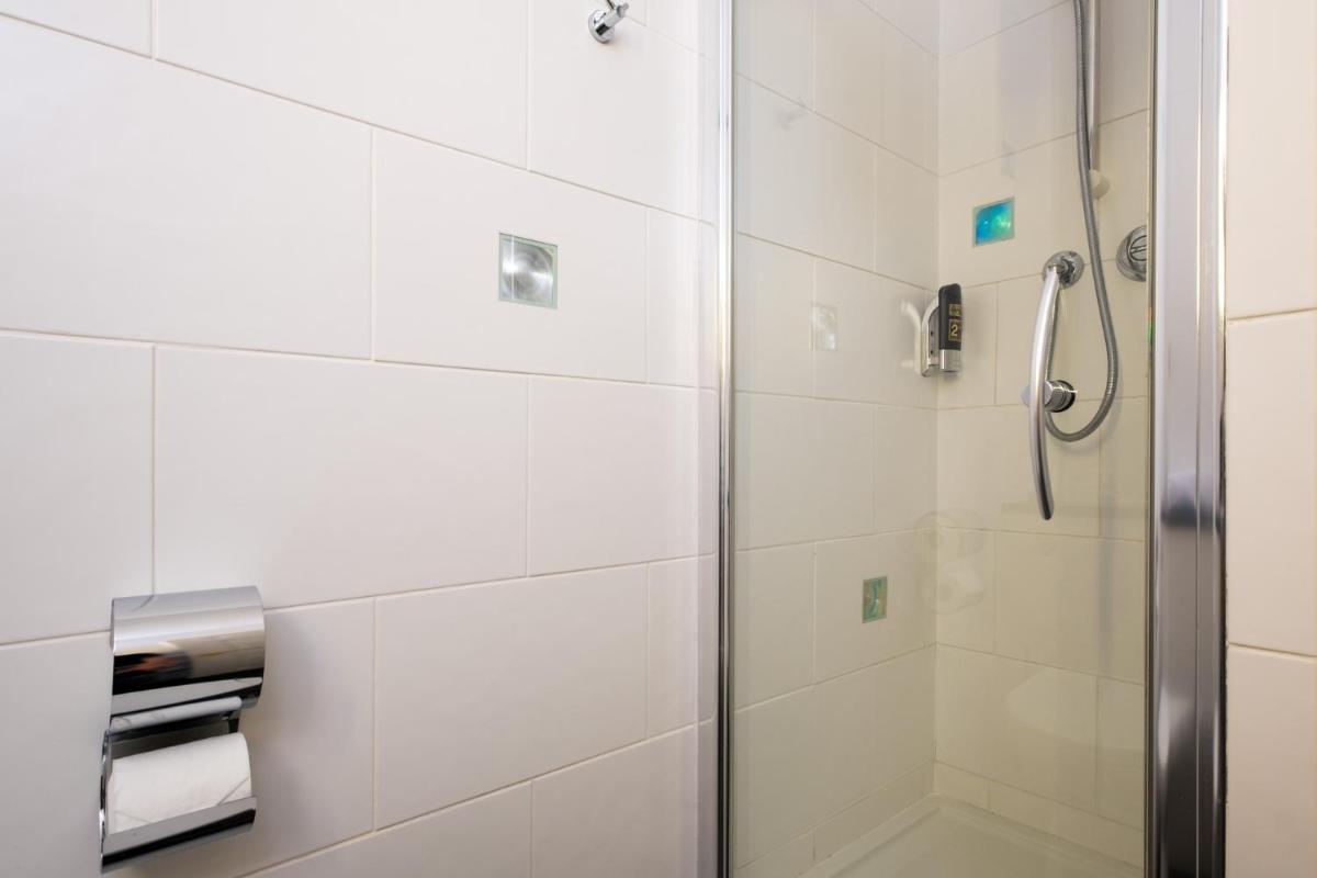 The Howbeck & The Retreat 5min to Lake, Restaurants & to the free Hydro Wellness Club