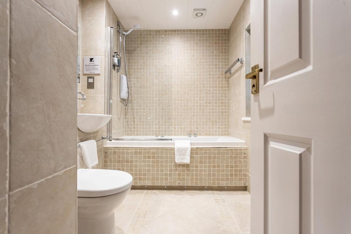 The Howbeck & The Retreat 5min to Lake, Restaurants & to the free Hydro Wellness Club