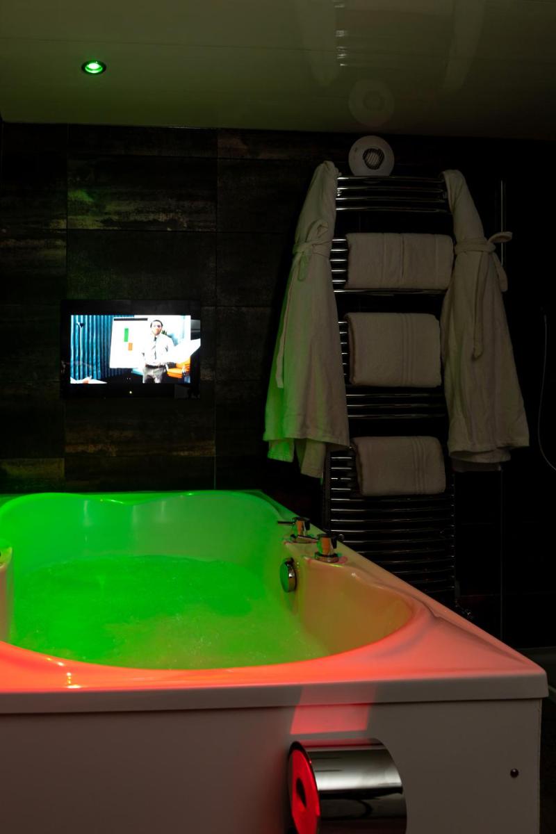 The Howbeck & The Retreat 5min to Lake, Restaurants & to the free Hydro Wellness Club