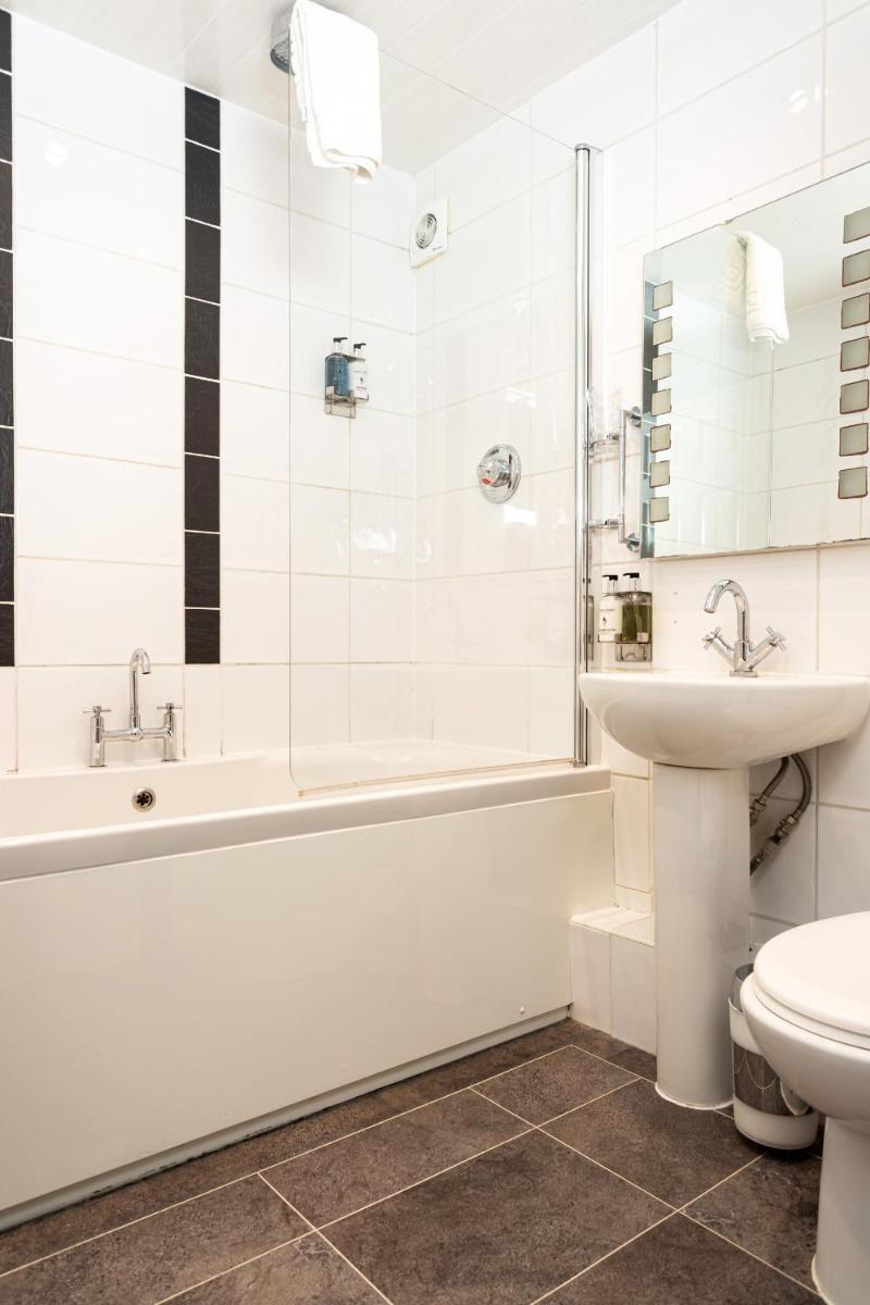 The Howbeck & The Retreat 5min to Lake, Restaurants & to the free Hydro Wellness Club