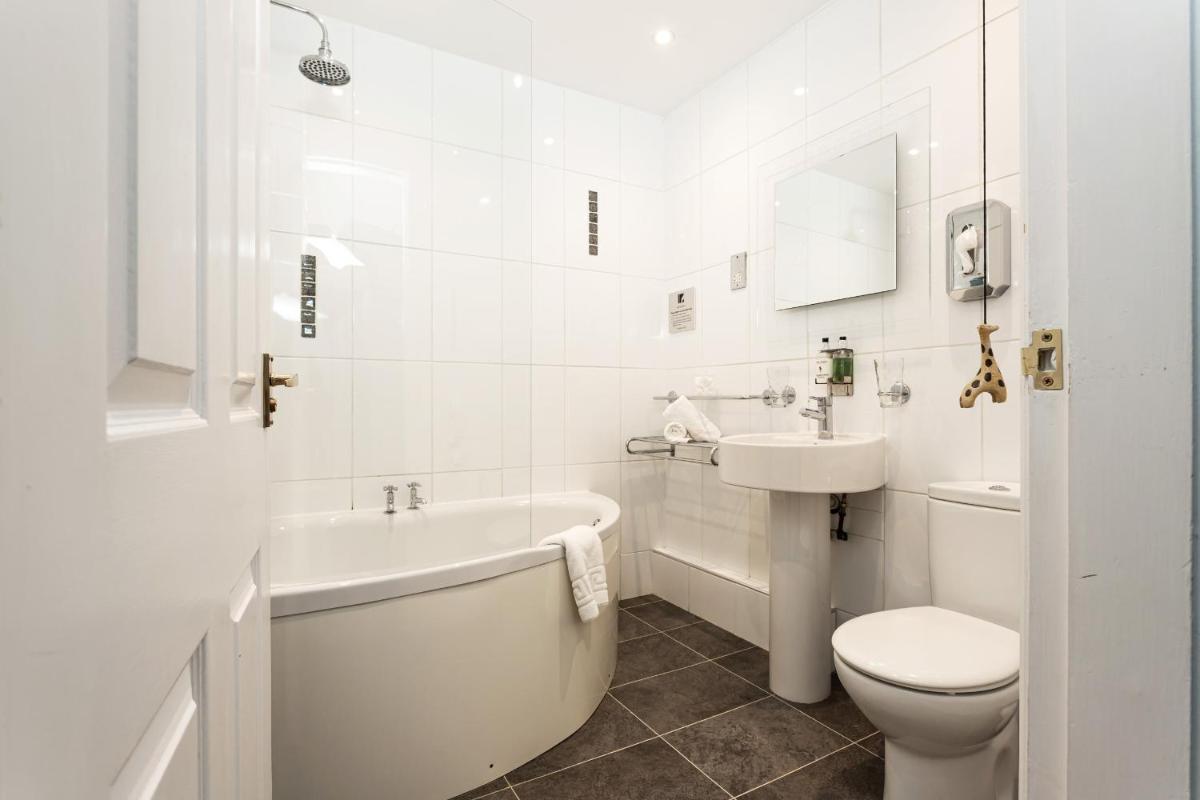 The Howbeck & The Retreat 5min to Lake, Restaurants & to the free Hydro Wellness Club