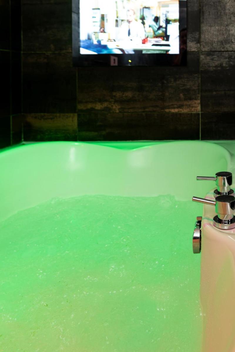 The Howbeck & The Retreat 5min to Lake, Restaurants & to the free Hydro Wellness Club
