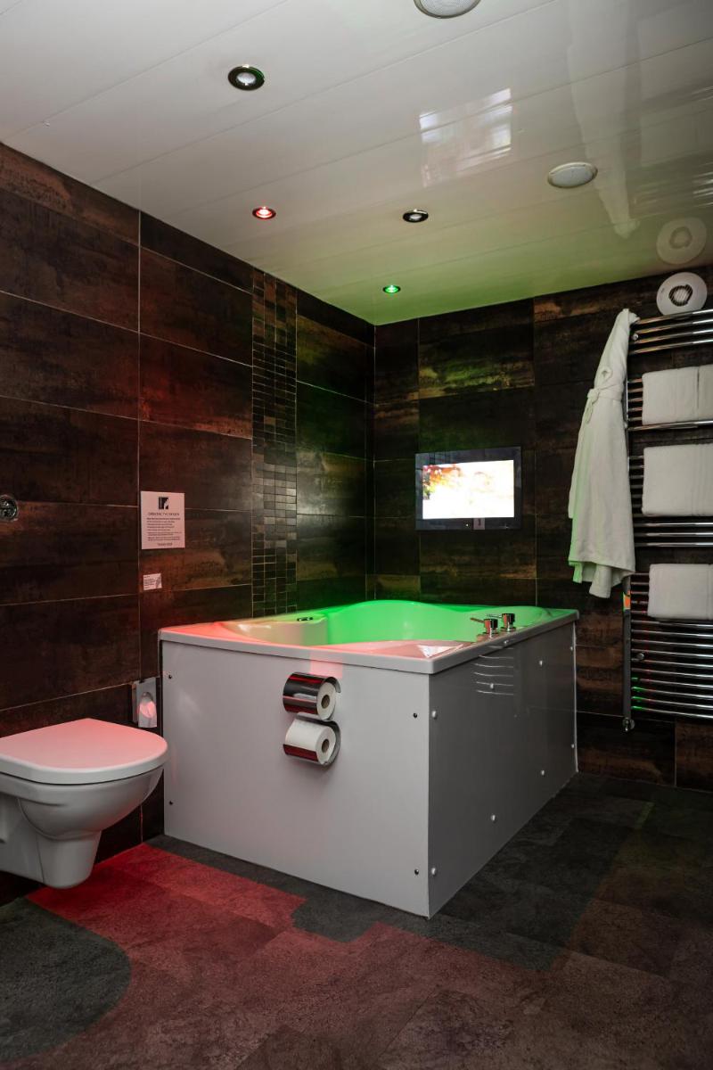 The Howbeck & The Retreat 5min to Lake, Restaurants & to the free Hydro Wellness Club