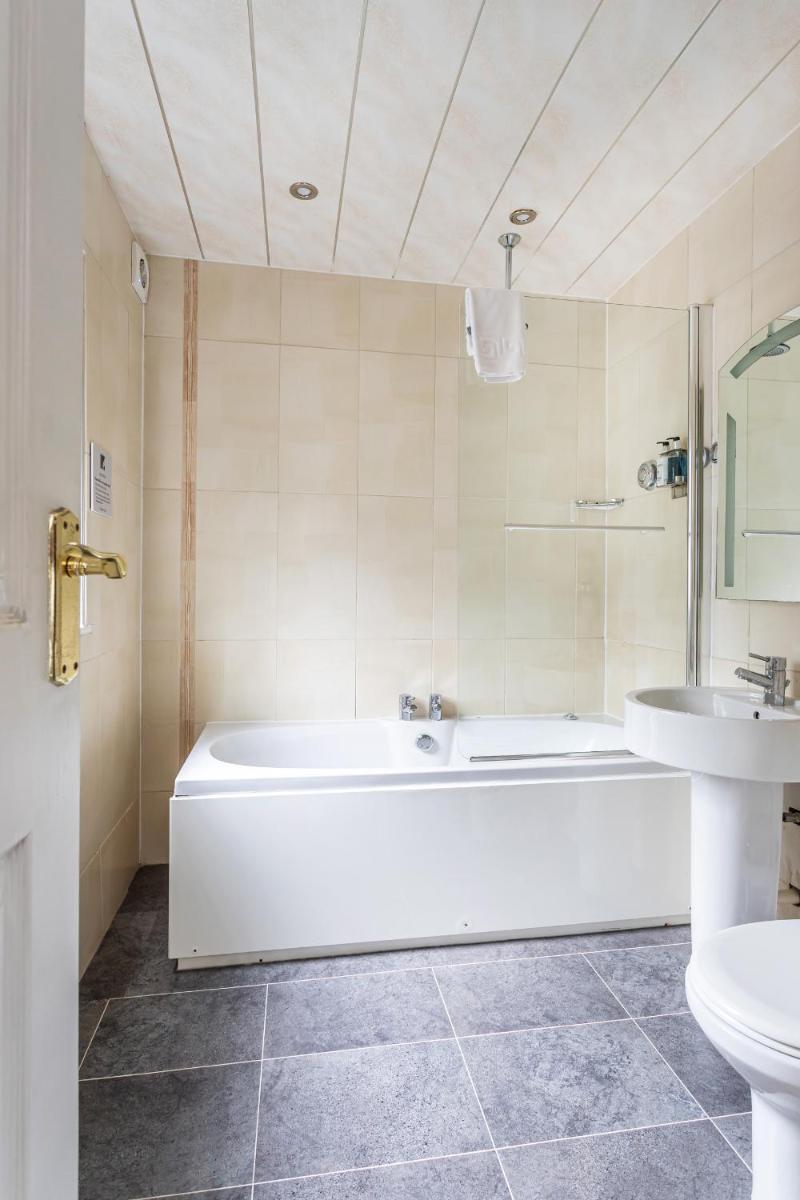 The Howbeck & The Retreat 5min to Lake, Restaurants & to the free Hydro Wellness Club