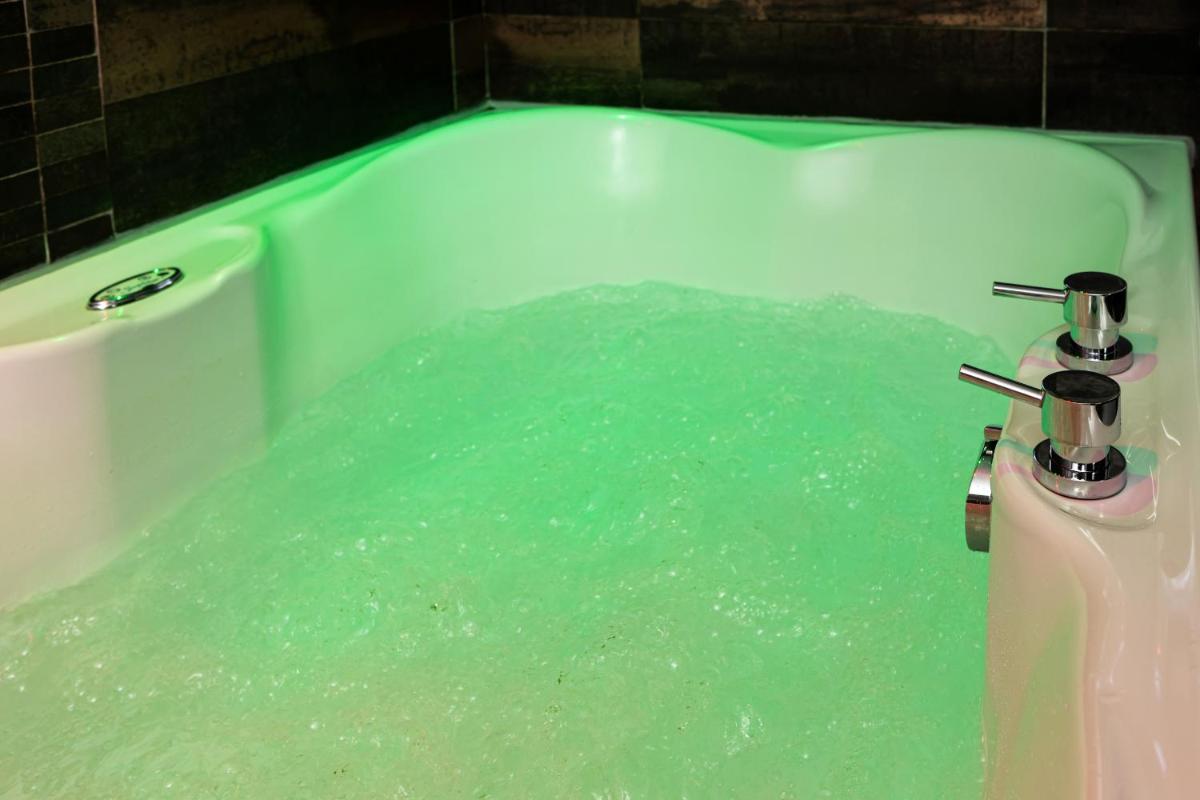 The Howbeck & The Retreat 5min to Lake, Restaurants & to the free Hydro Wellness Club