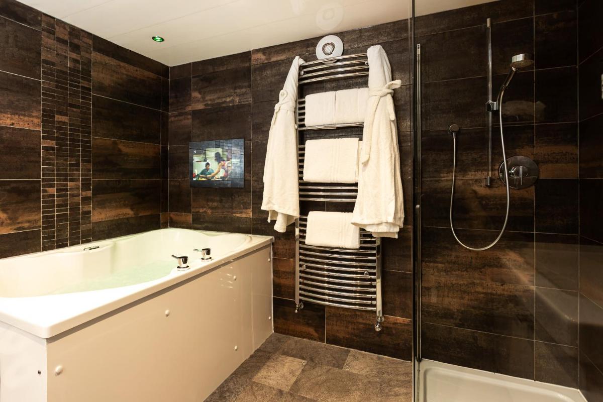 The Howbeck & The Retreat 5min to Lake, Restaurants & to the free Hydro Wellness Club