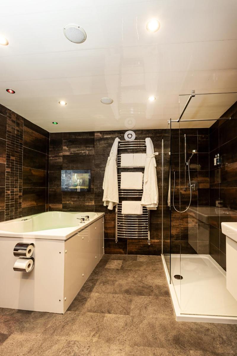 The Howbeck & The Retreat 5min to Lake, Restaurants & to the free Hydro Wellness Club