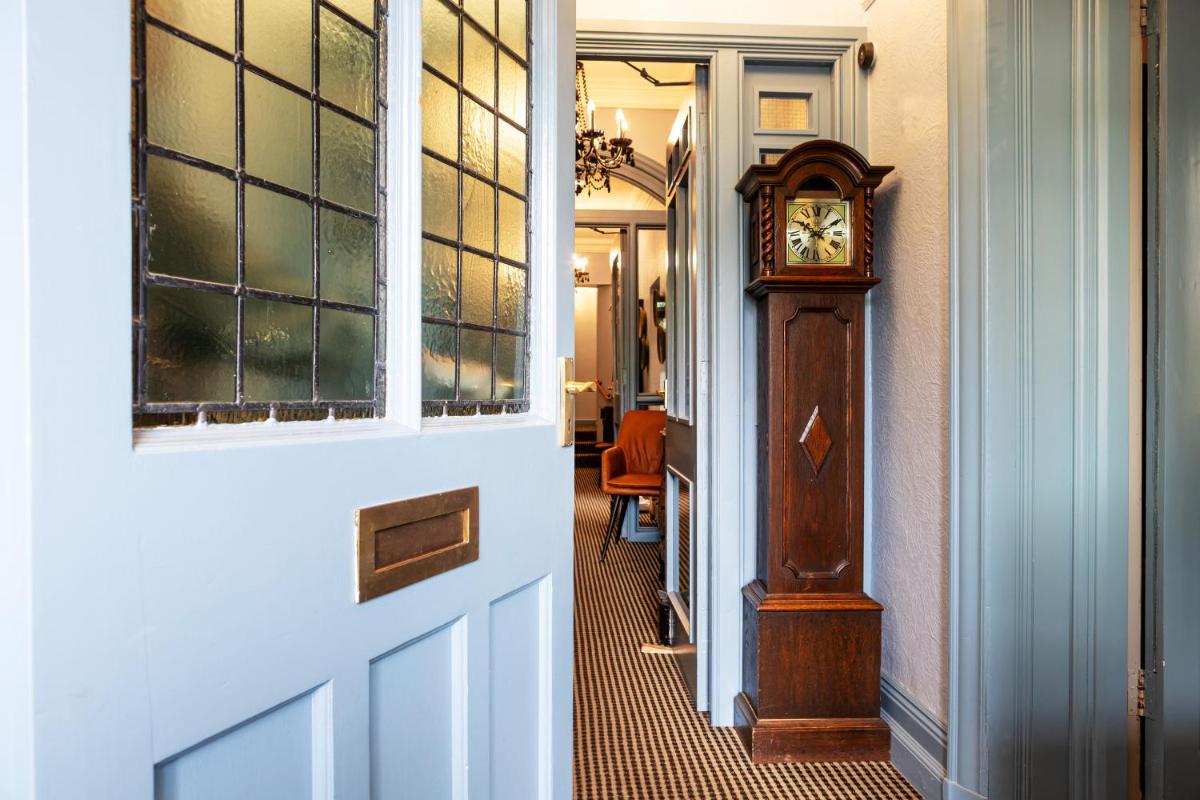 The Howbeck & The Retreat 5min to Lake, Restaurants & to the free Hydro Wellness Club