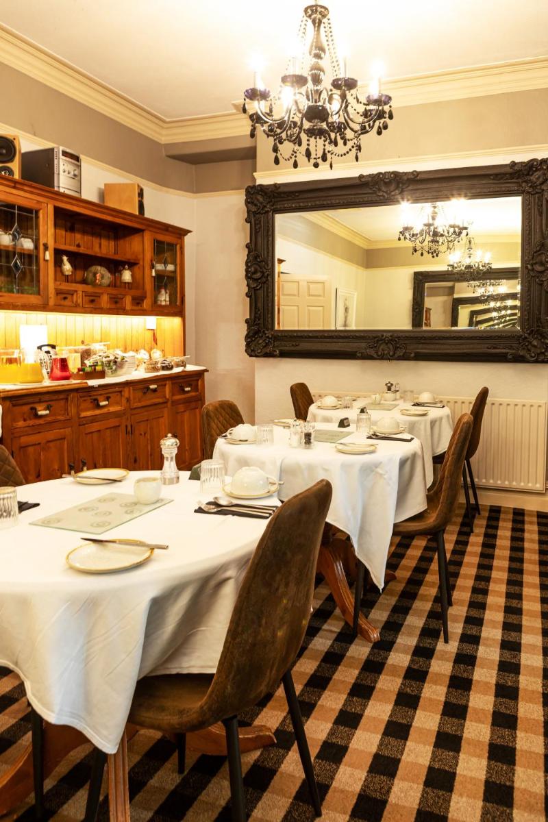 The Howbeck & The Retreat 5min to Lake, Restaurants & to the free Hydro Wellness Club