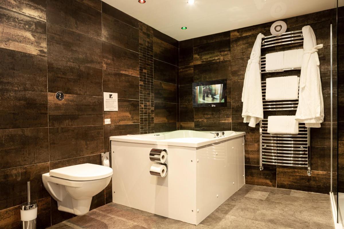 The Howbeck & The Retreat 5min to Lake, Restaurants & to the free Hydro Wellness Club