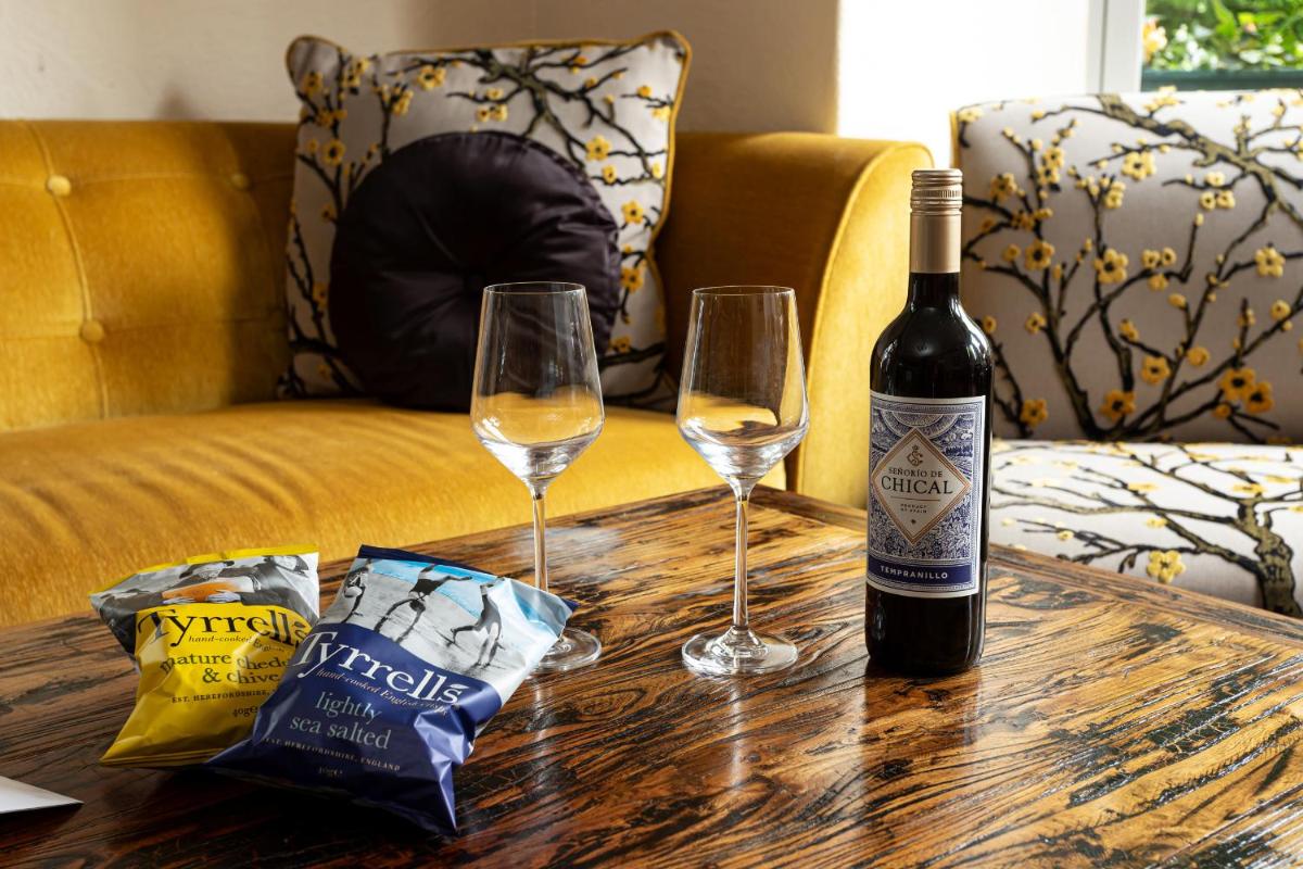 The Howbeck & The Retreat 5min to Lake, Restaurants & to the free Hydro Wellness Club
