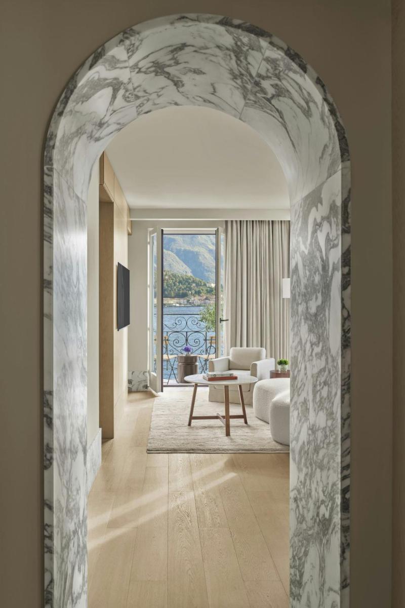 The Lake Como EDITION