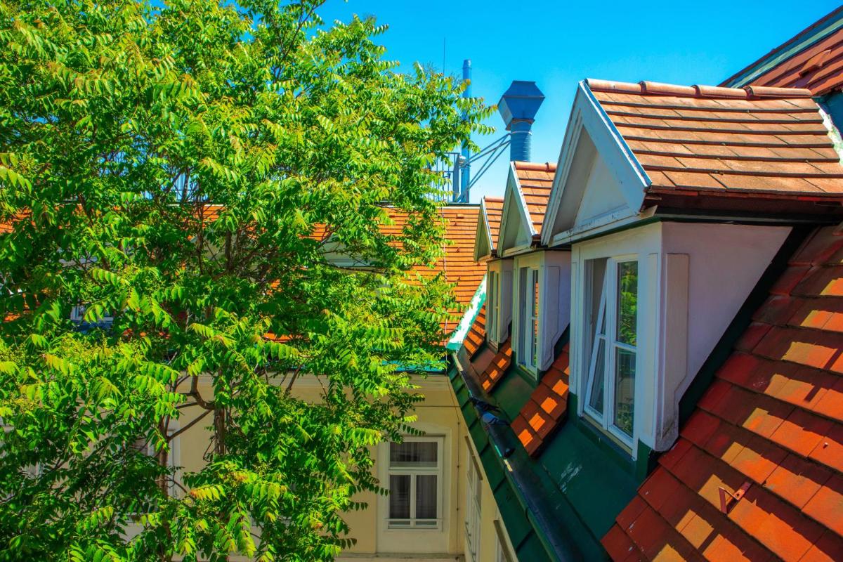 The Levante Rathaus Apartments