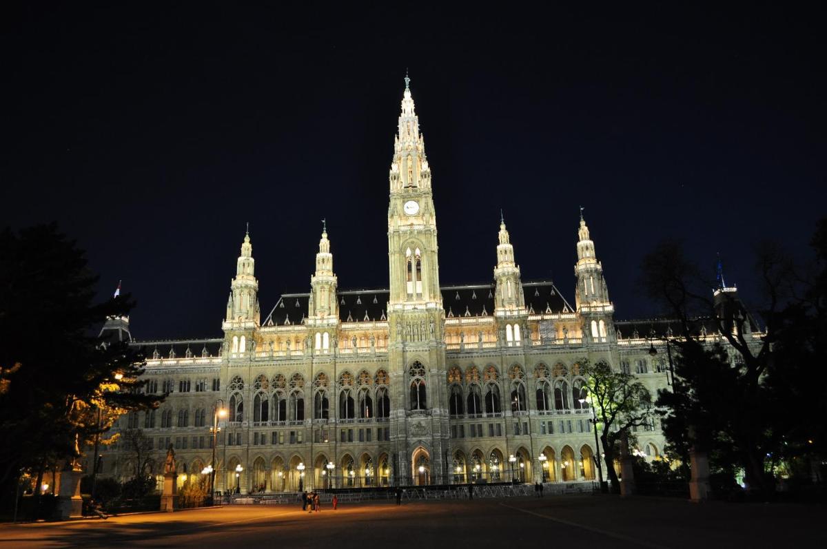 The Levante Rathaus Apartments