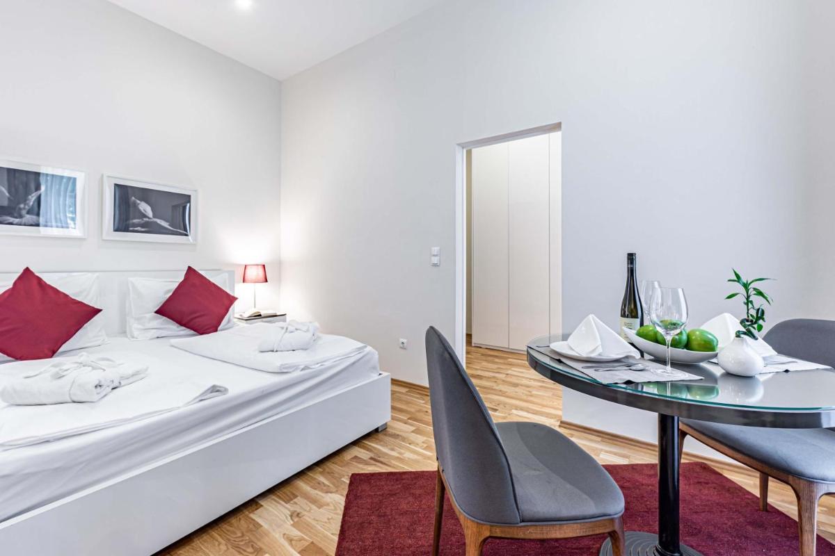 The Levante Rathaus Apartments