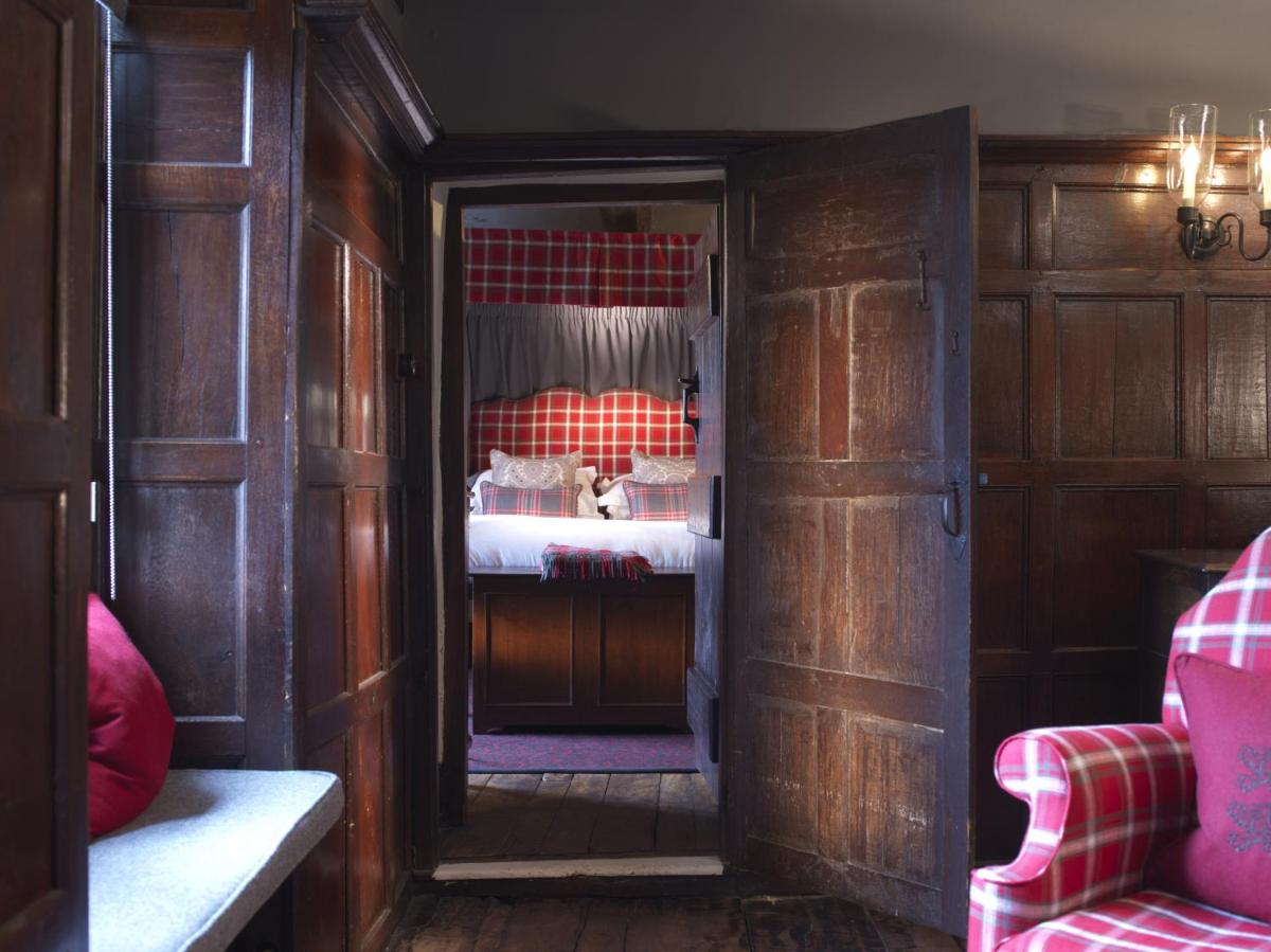 The Lygon Arms - an Iconic Luxury Hotel