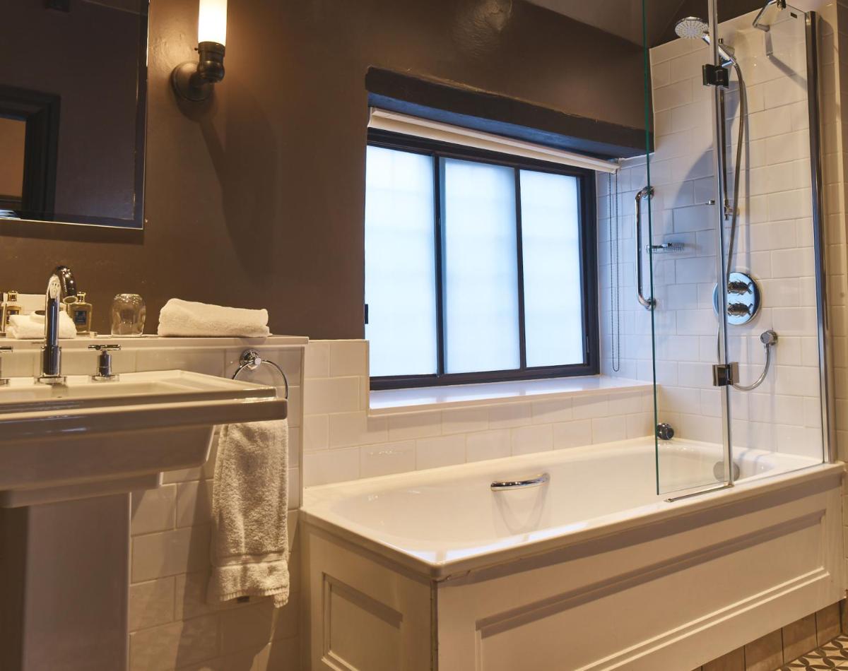 The Lygon Arms - an Iconic Luxury Hotel