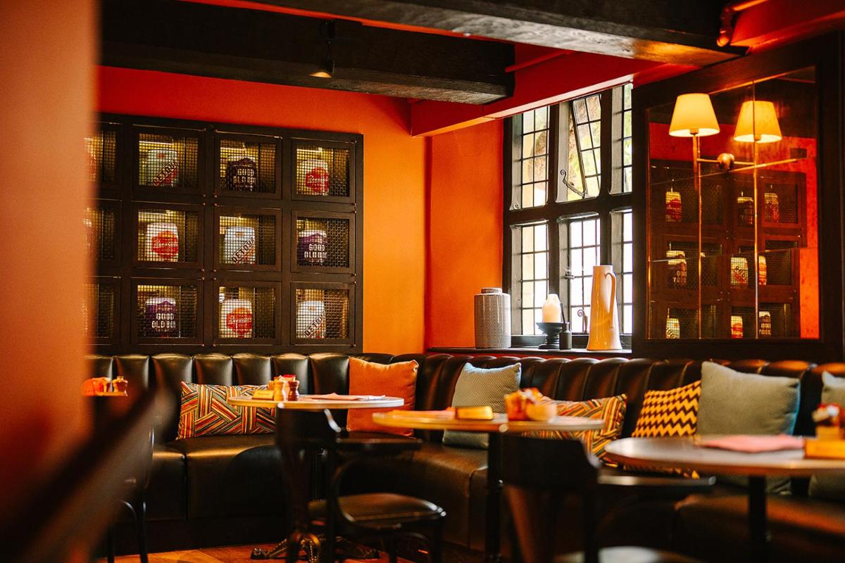 The Lygon Arms - an Iconic Luxury Hotel