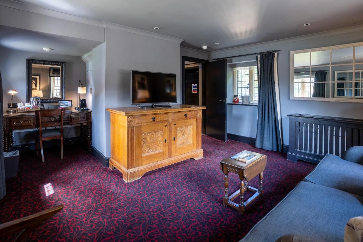 The Lygon Arms - an Iconic Luxury Hotel