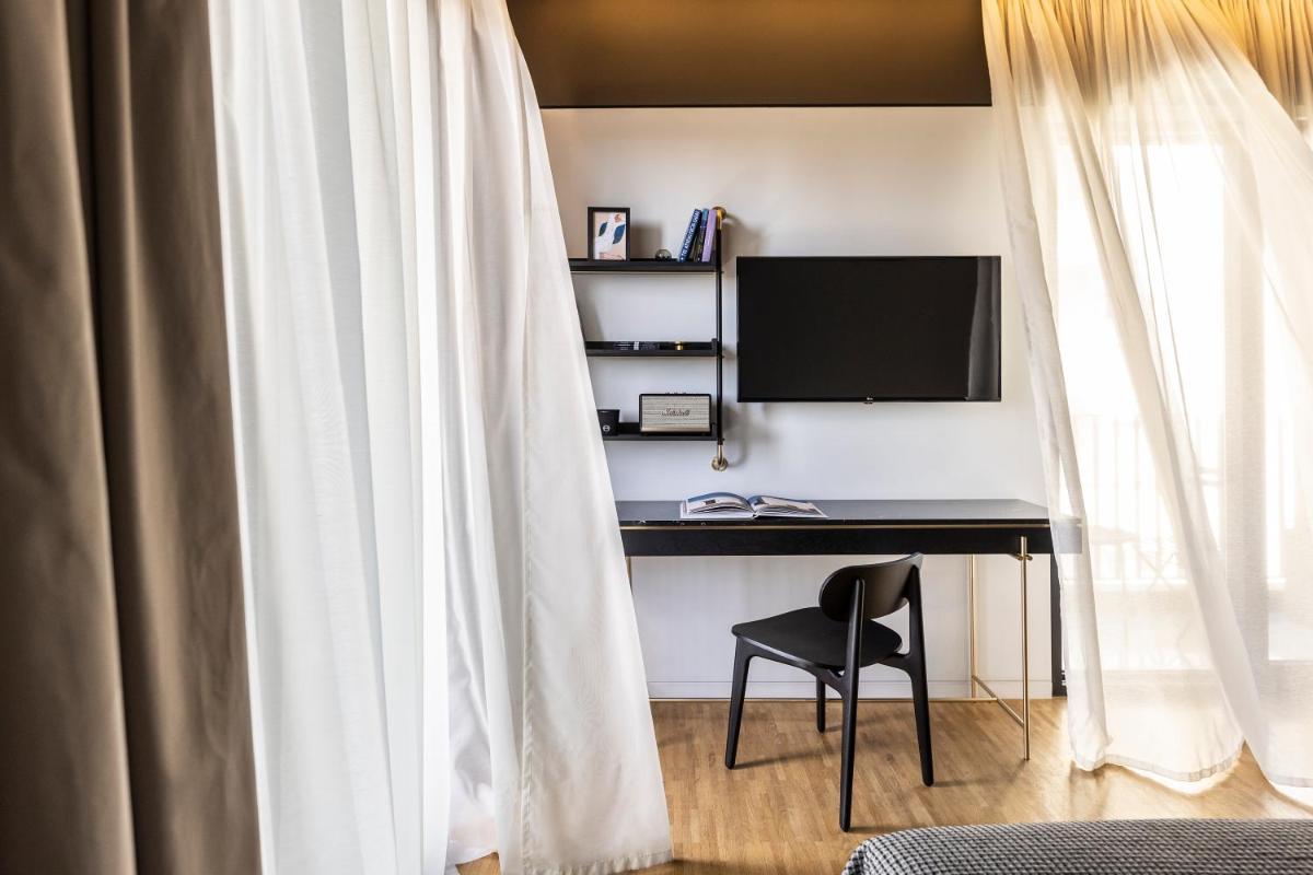 The Modernist Athens