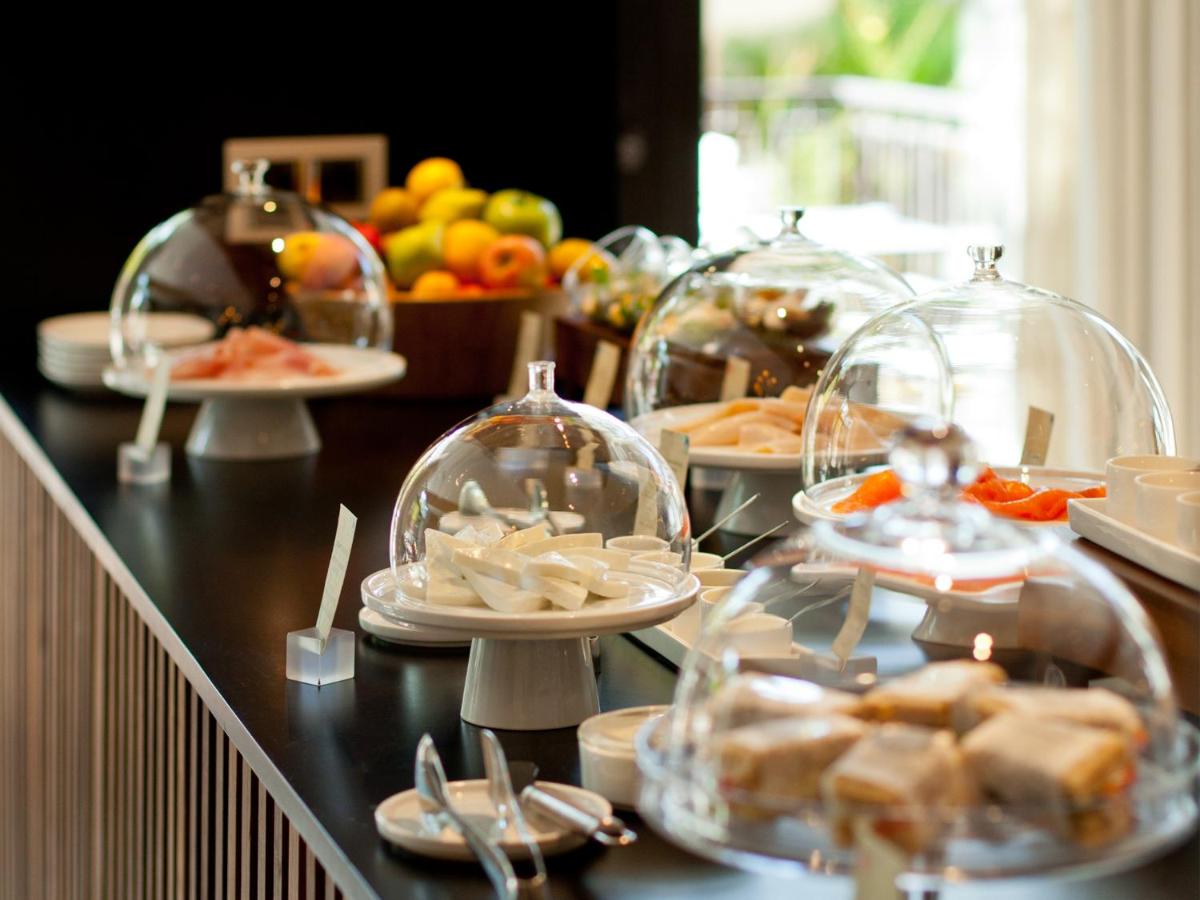 Deluxe Villas by Don Carlos Resort