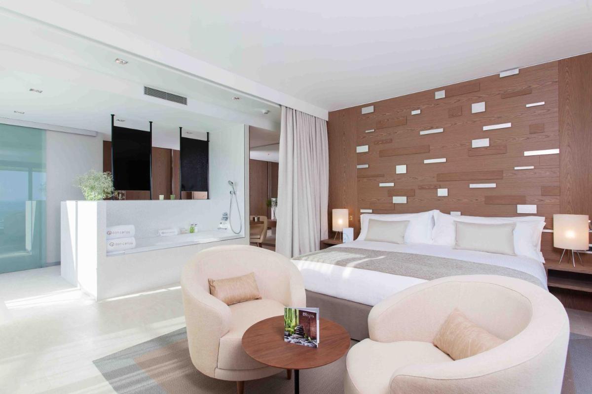 Deluxe Villas by Don Carlos Resort