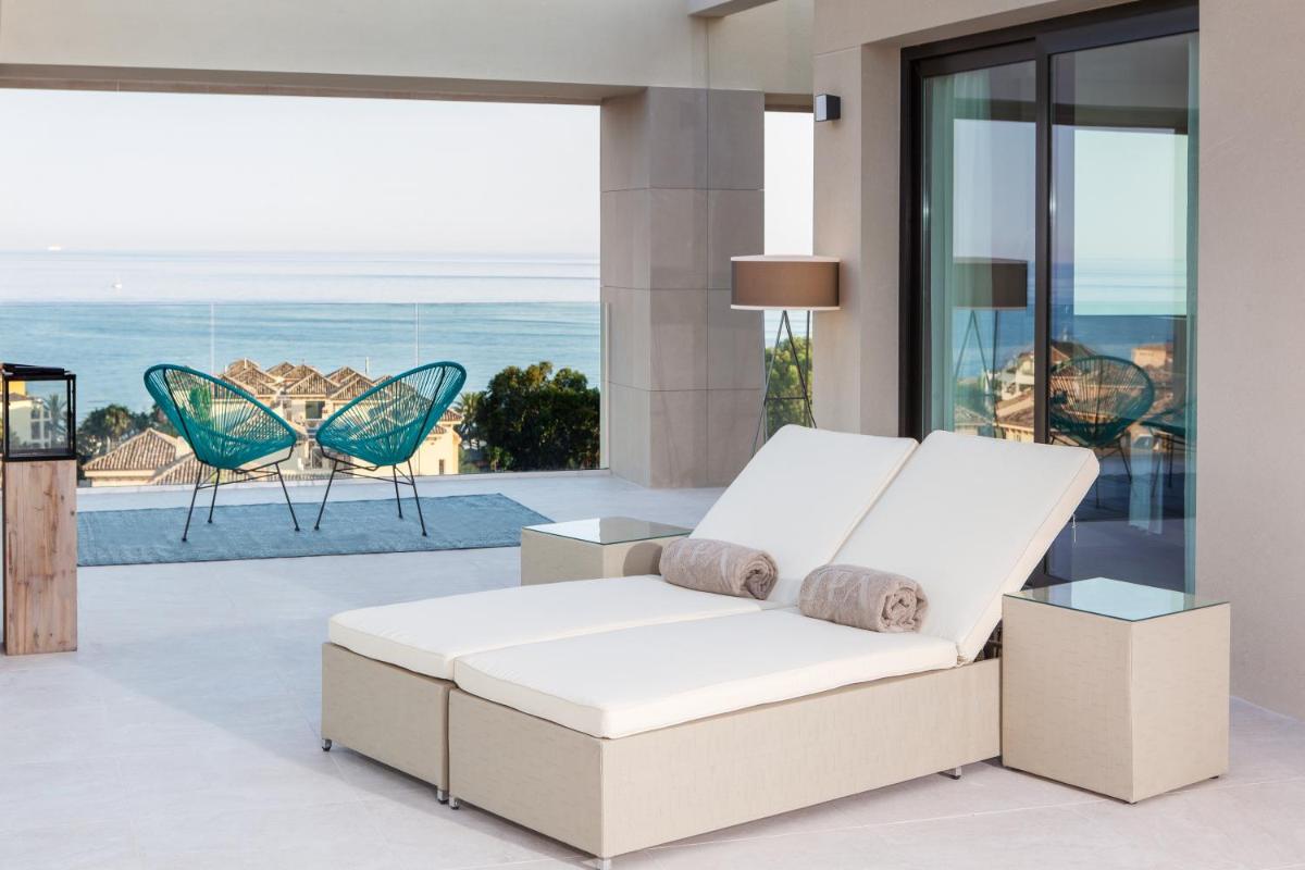 Deluxe Villas by Don Carlos Resort