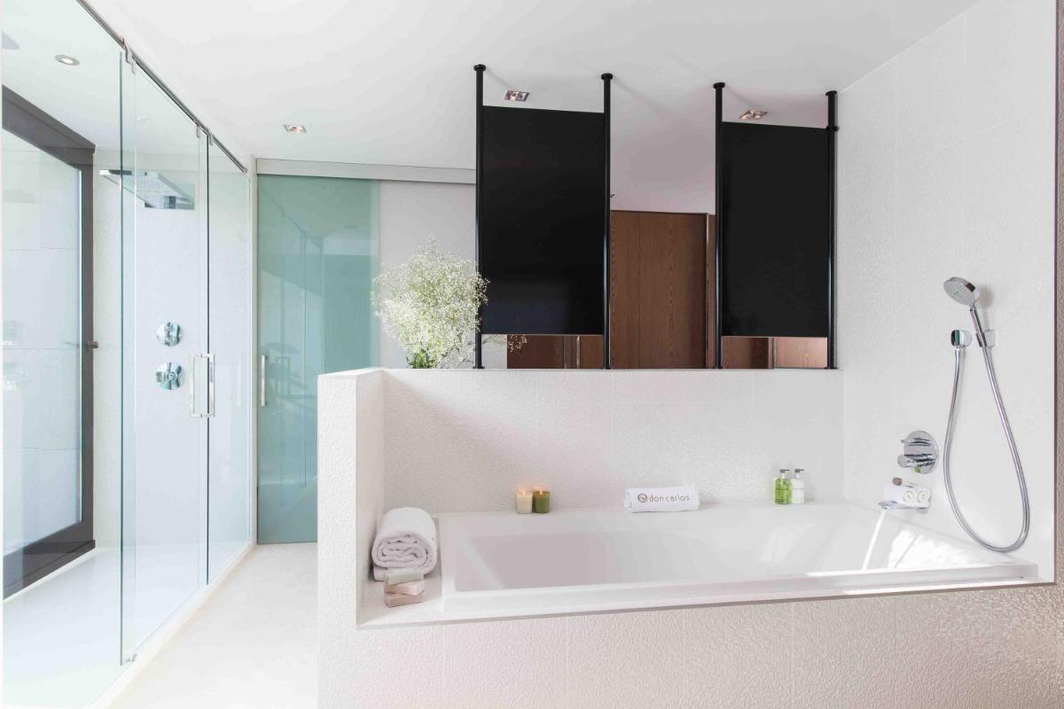 Deluxe Villas by Don Carlos Resort