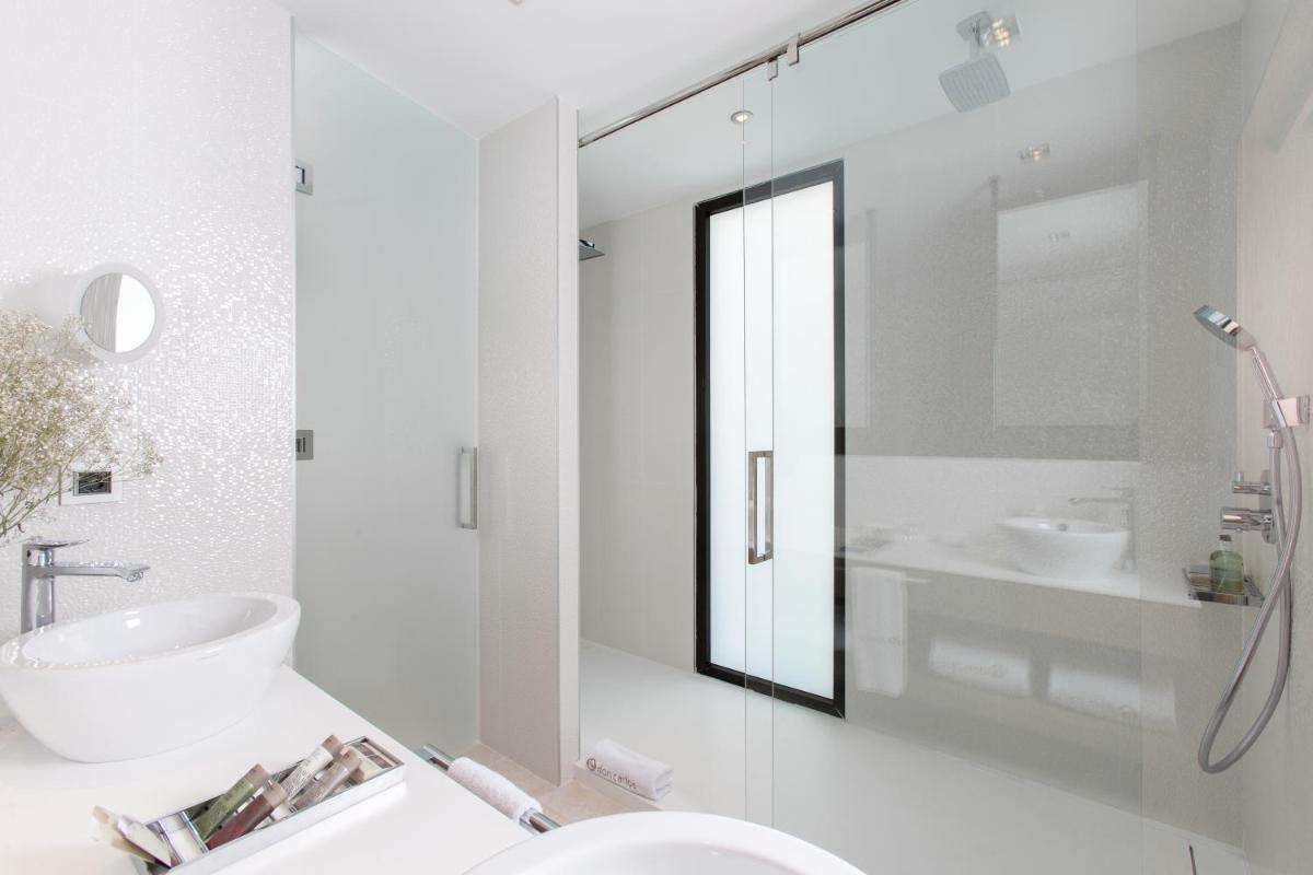 Deluxe Villas by Don Carlos Resort