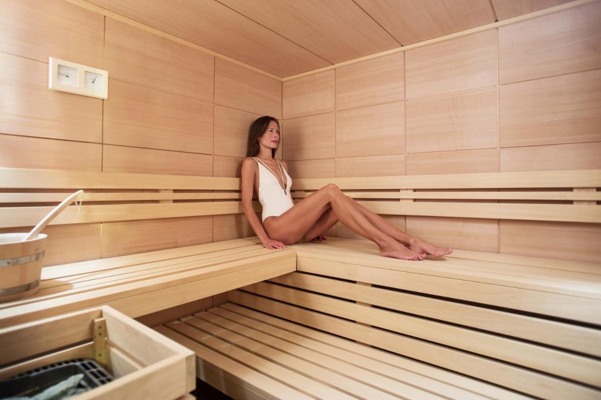 Deluxe Villas by Don Carlos Resort