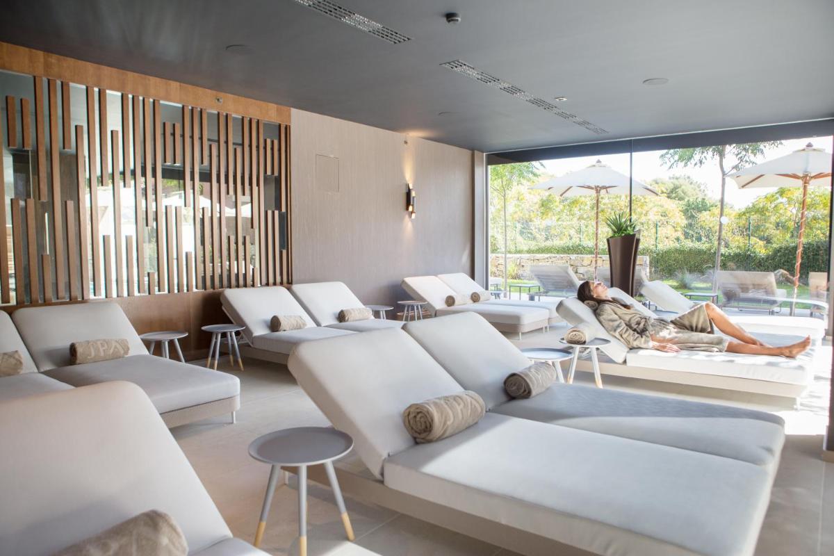 Deluxe Villas by Don Carlos Resort