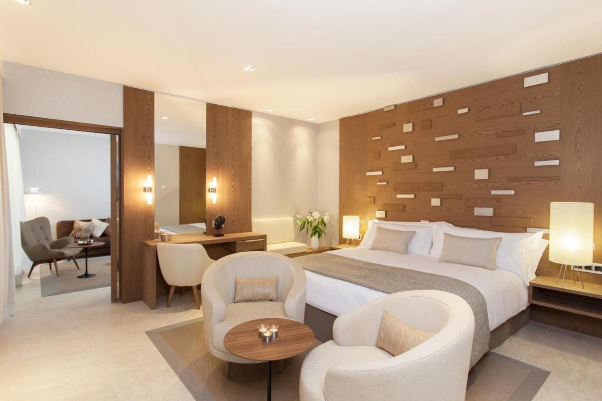 Deluxe Villas by Don Carlos Resort