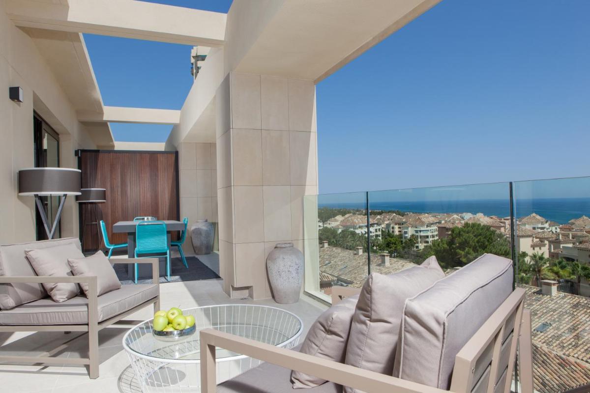 Deluxe Villas by Don Carlos Resort